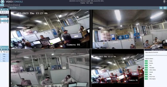 Consola de video de ALICE con detección de objetos marcada sobre la imagen